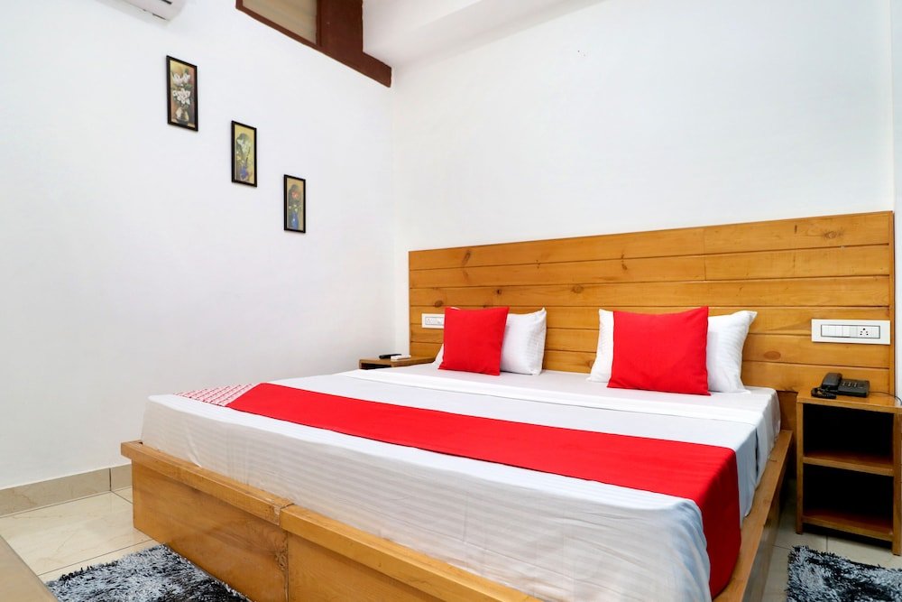 Фото Oyo 26606 Hotel R K Grand