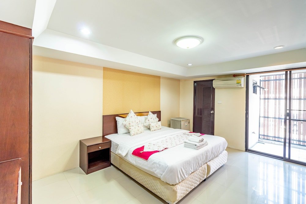 Фото Riski Residence Charoen Krung