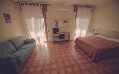 Гостиница Cassiodoro Rooms Affittacamere в Катандзаро