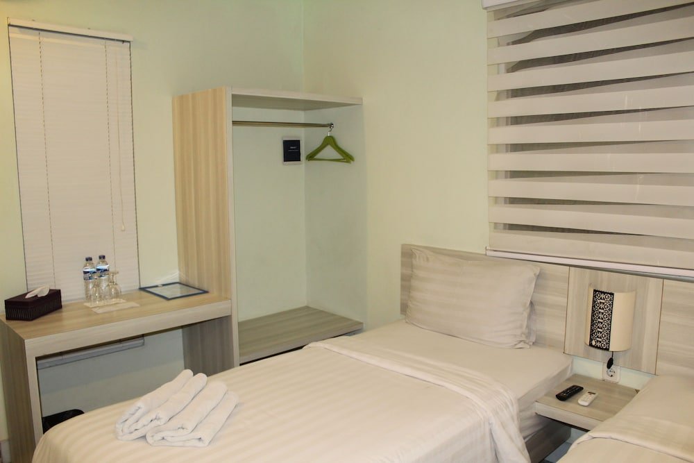 Фото Sky Hotel Jogja