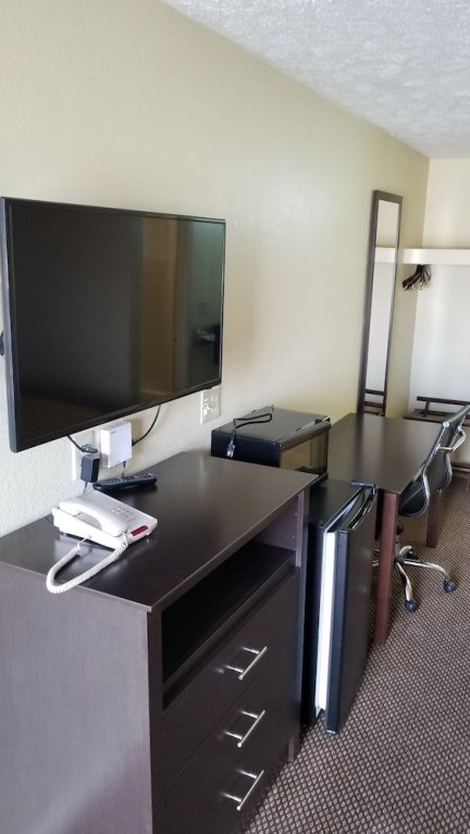 Фото Quality Inn & Suites Greenfield I-70