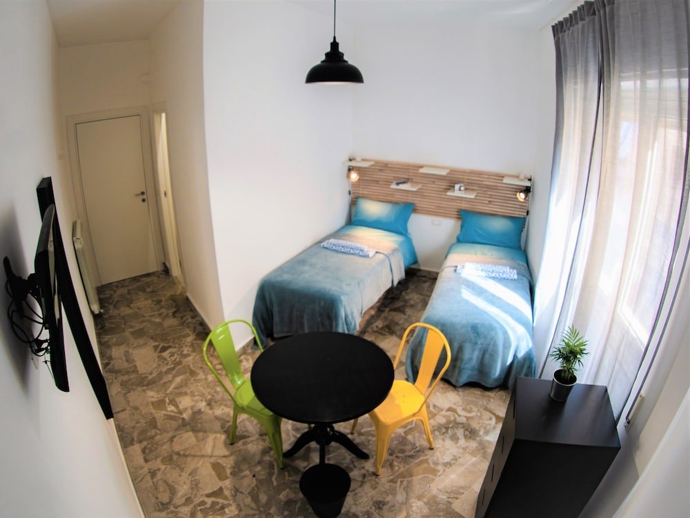 Фото Be Central Guesthouse