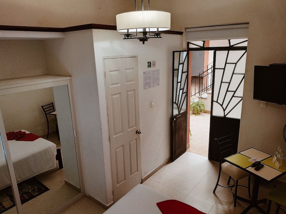 Фото Hotel del Capitán de Puebla Vitrales - Adults Only