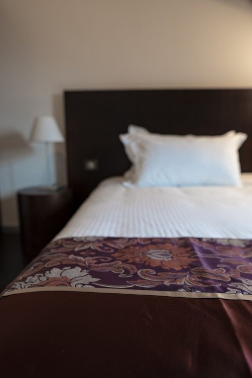 Фото La Couronne