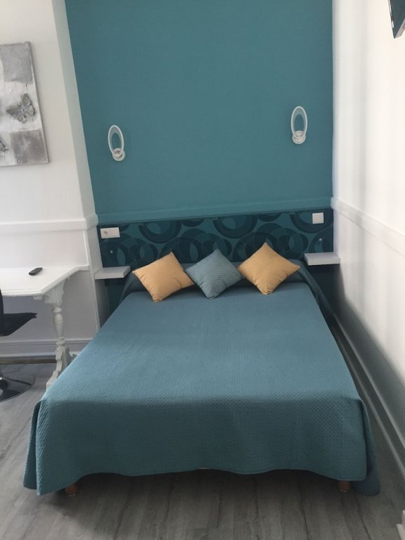 Фото Hotel Au Chapon Fin