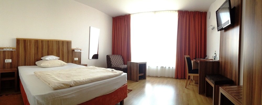 Фото Hotel Meridian - Landshut