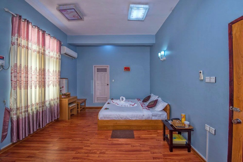 Фото Royal Tulip Hotel