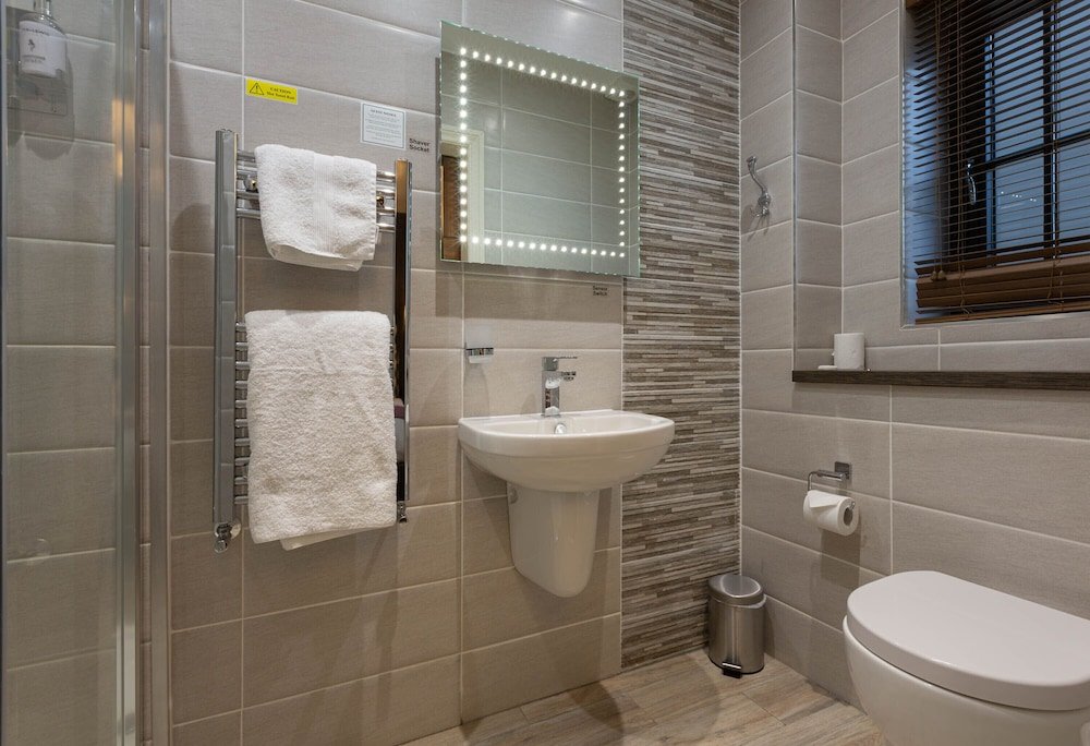 Фото The White Swan