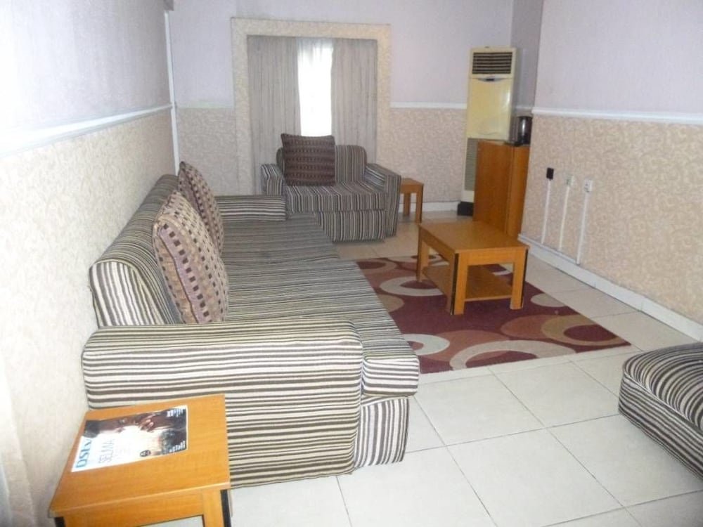 Фото The Grosvenor Suite