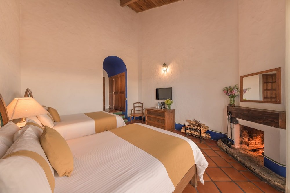 Фото Tapalpa Country Club Hotel