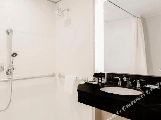 Фото Hilton Richardson Dallas