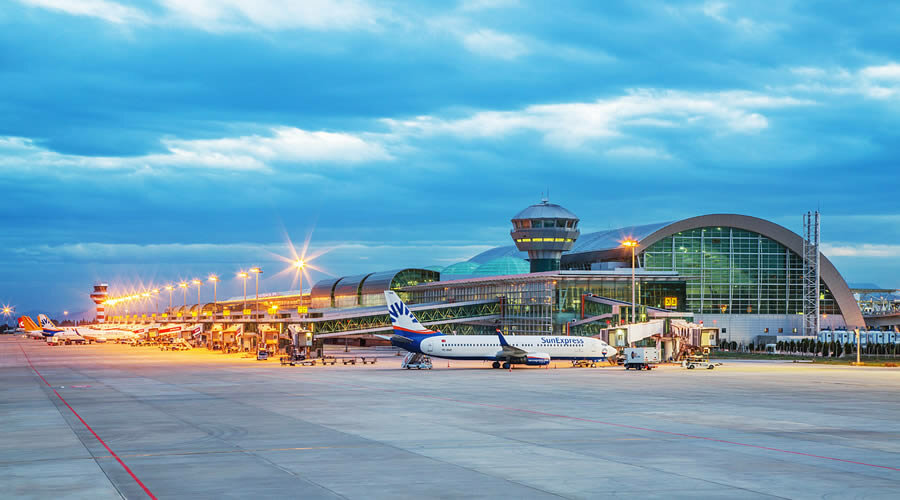 Havaalanları İzmir Adnan Menderes Havalimanı, Gaziemir, foto
