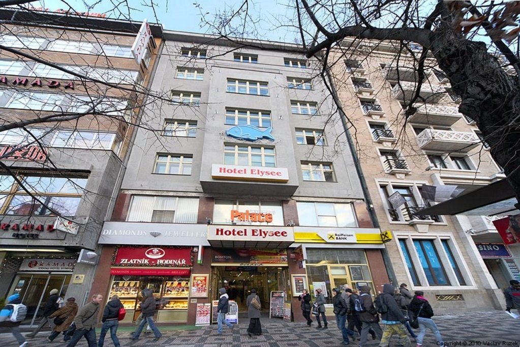 Фото Elysee Apartments