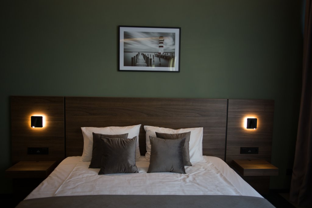 Фото Promenade Hotel