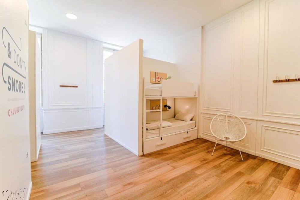 Фото Away Hostel & Coffee Shop