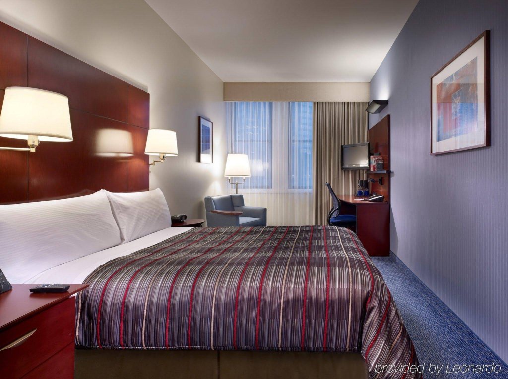 Фото Club Quarters Hotel, Wacker at Michigan, Chicago