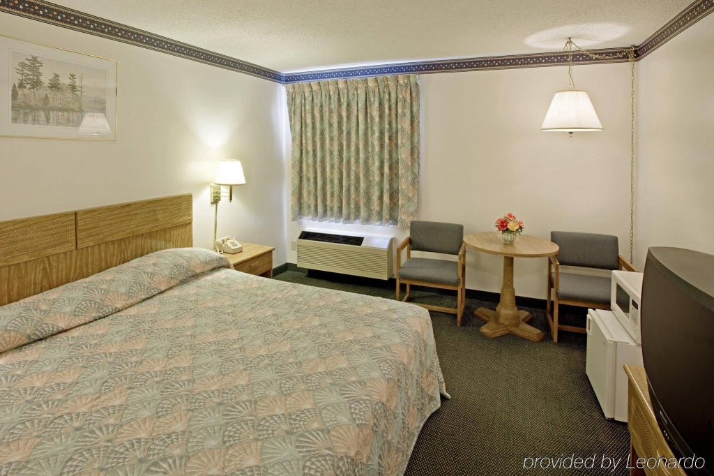 Фото Americas Best Value Inn West Frankfort