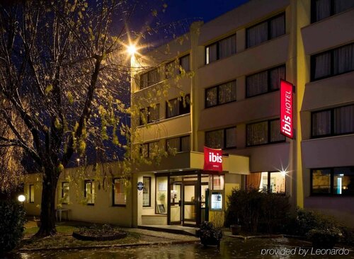 Гостиница Ibis Chambery в Шамбери