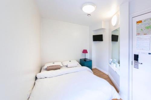 Фото Astor Hyde Park Hostel - Adults Only