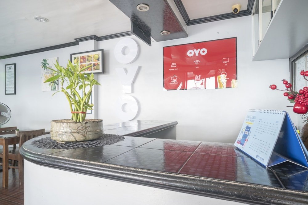 Фото Oyo 557 Samantha's Apartelle