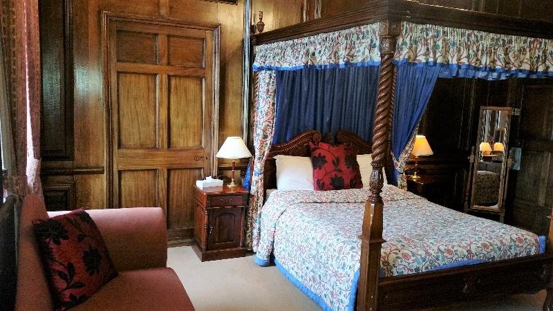 Фото Haughton Hall