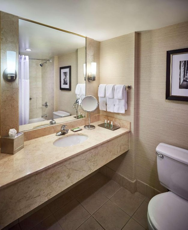 Фото Best Western Plus Waterfront Hotel