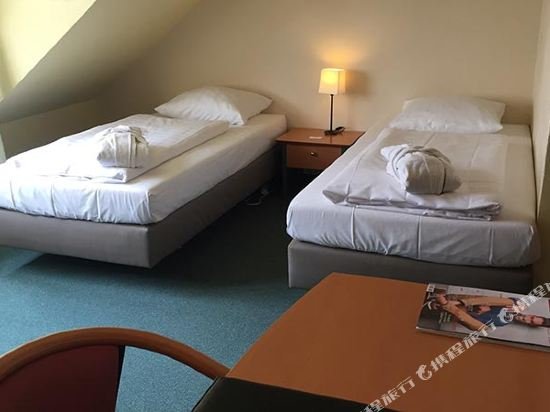 Фото Court Hotel