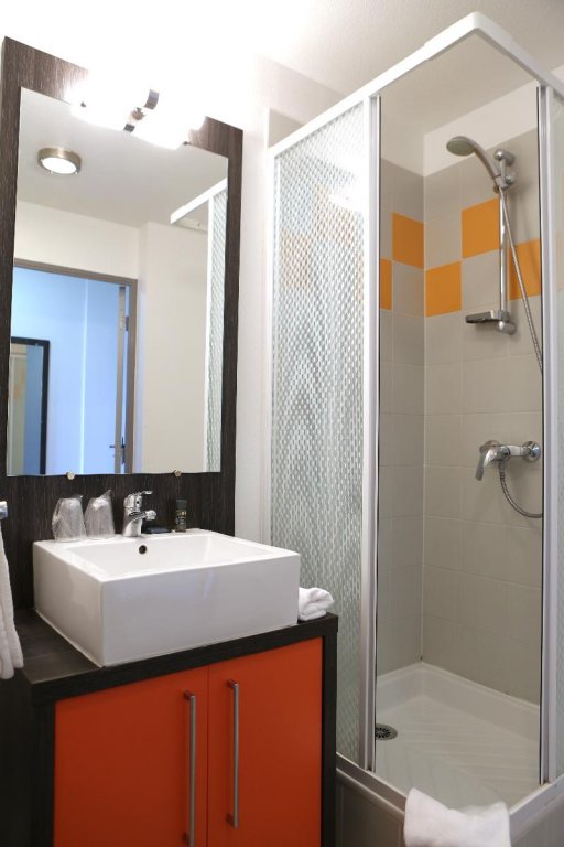 Фото Adonis Paris Sud