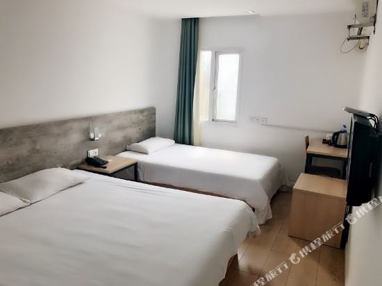 Фото GreenTree Inn TaiZhou XingHua WuLi Road WuLi Bridge Express Hotel