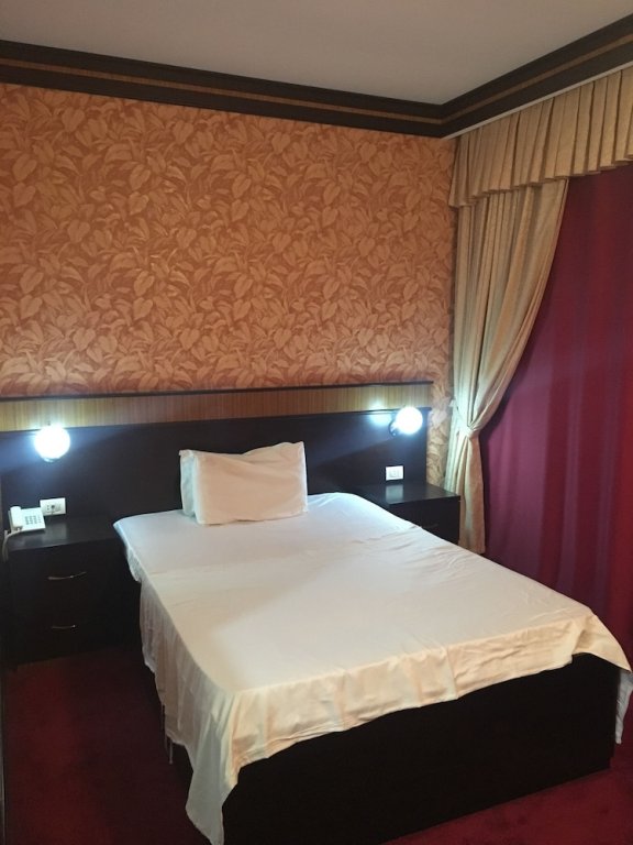 Фото Alp Inn Hotel