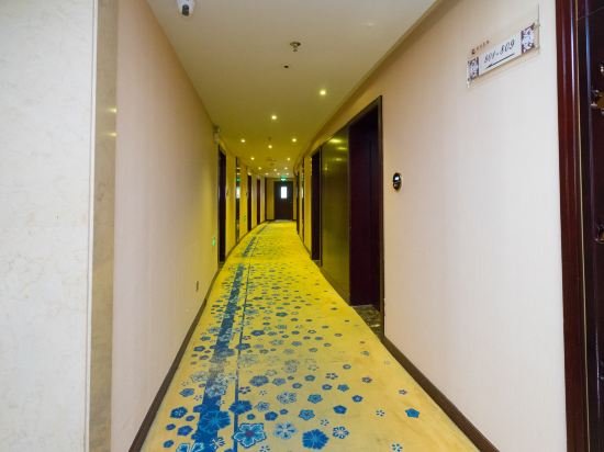 Фото Yuexiu Hotel Guangzhou, Curio Collection by Hilton