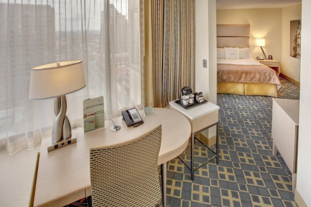 Фото DoubleTree by Hilton Philadelphia Center City