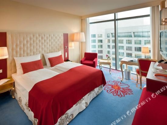 Фото Radisson Blu Hotel, Frankfurt