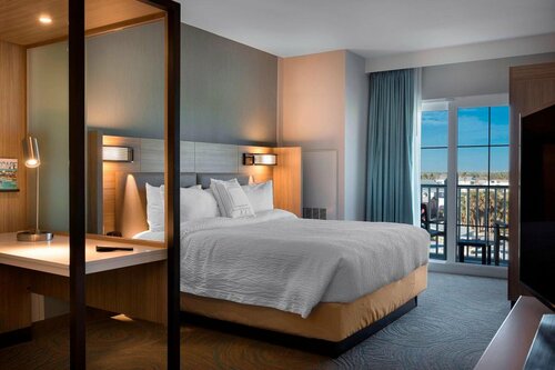 Гостиница SpringHill Suites by Marriott New Smyrna Beach в Нью-Смирна-Бич