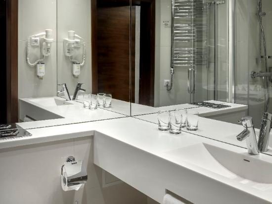 Фото Hotel Warszawianka