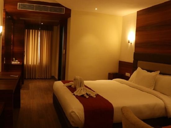 Фото Oyo 9182 Kings Crown Hotel