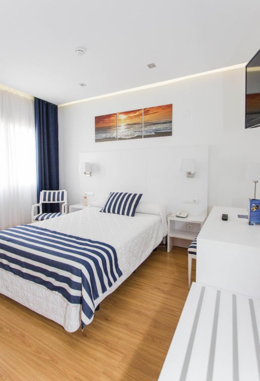 Фото Hotel Voramar Benidorm
