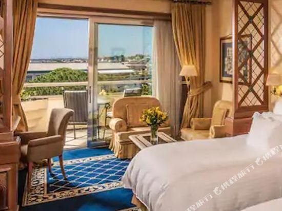 Фото Rome Cavalieri, A Waldorf Astoria Hotel