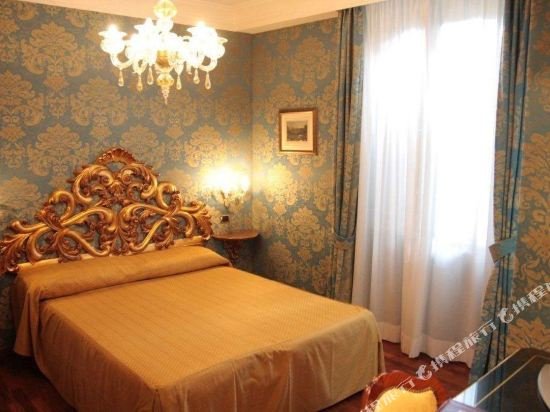 Фото Des Epoques