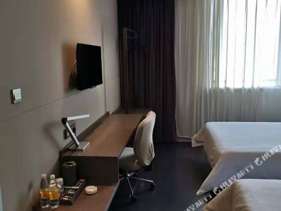 Фото Jinjiang Inn Select Wuhan Chuhehan Street Shuiguo Lake