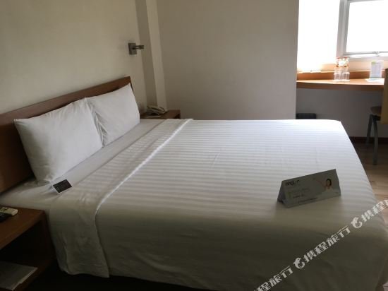 Фото Whiz Hotel Malioboro Yogyakarta