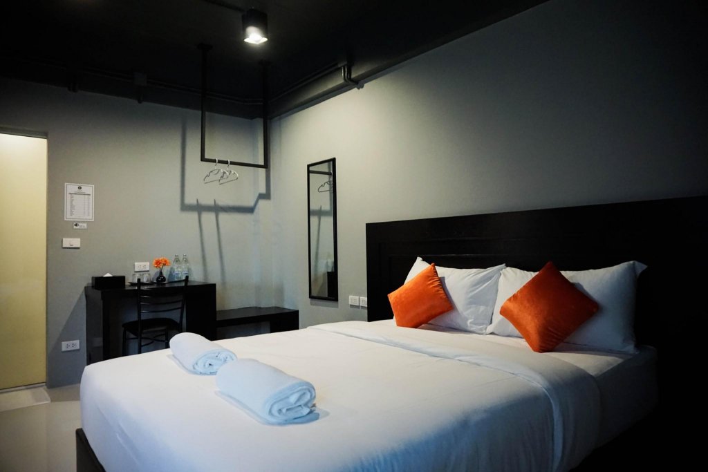 Фото B-Black Hotel Chonburi
