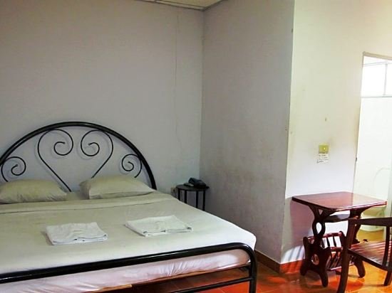 Фото Little Home Guesthouse
