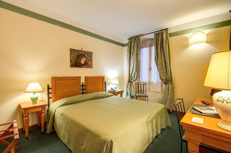 Фото Hotel Botticelli