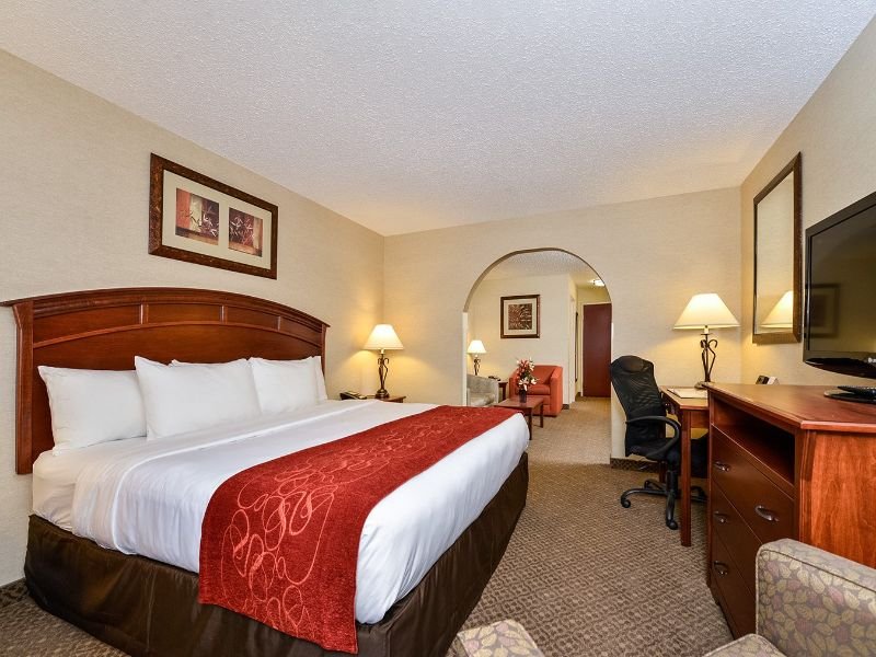 Фото Comfort Suites Golden West on Evergreen Parkway