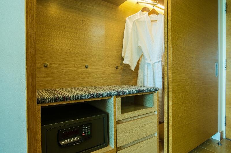 Фото Village Hotel Changi