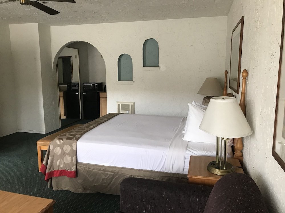 Фото Channel Islands Inn