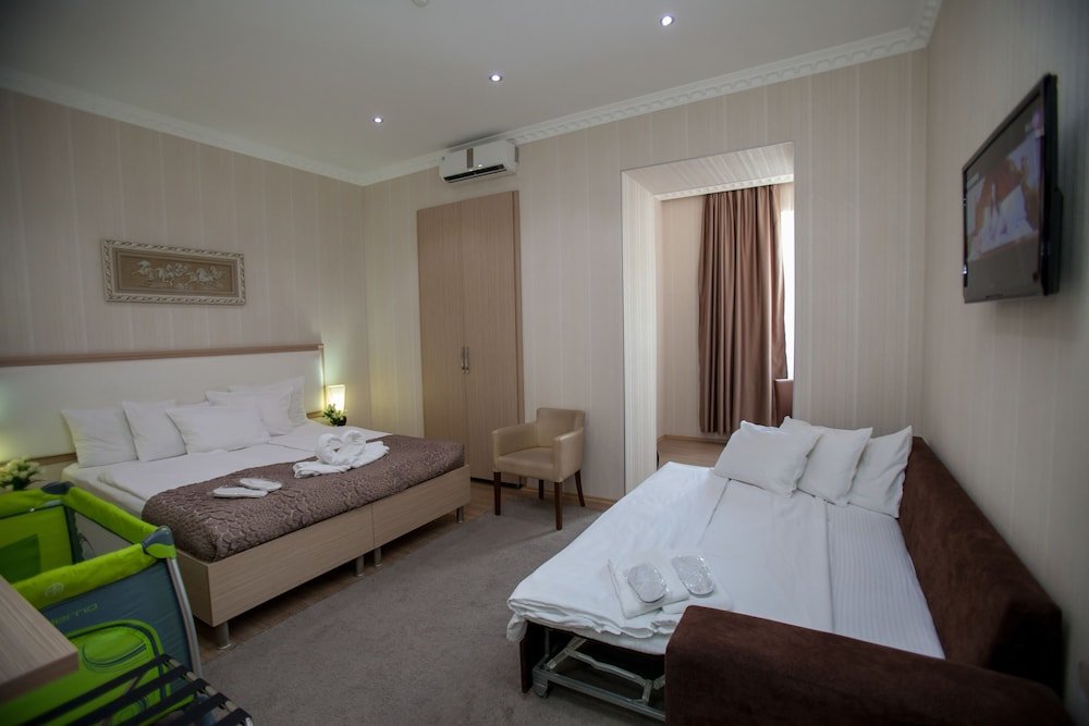 Фото Rustaveli Palace