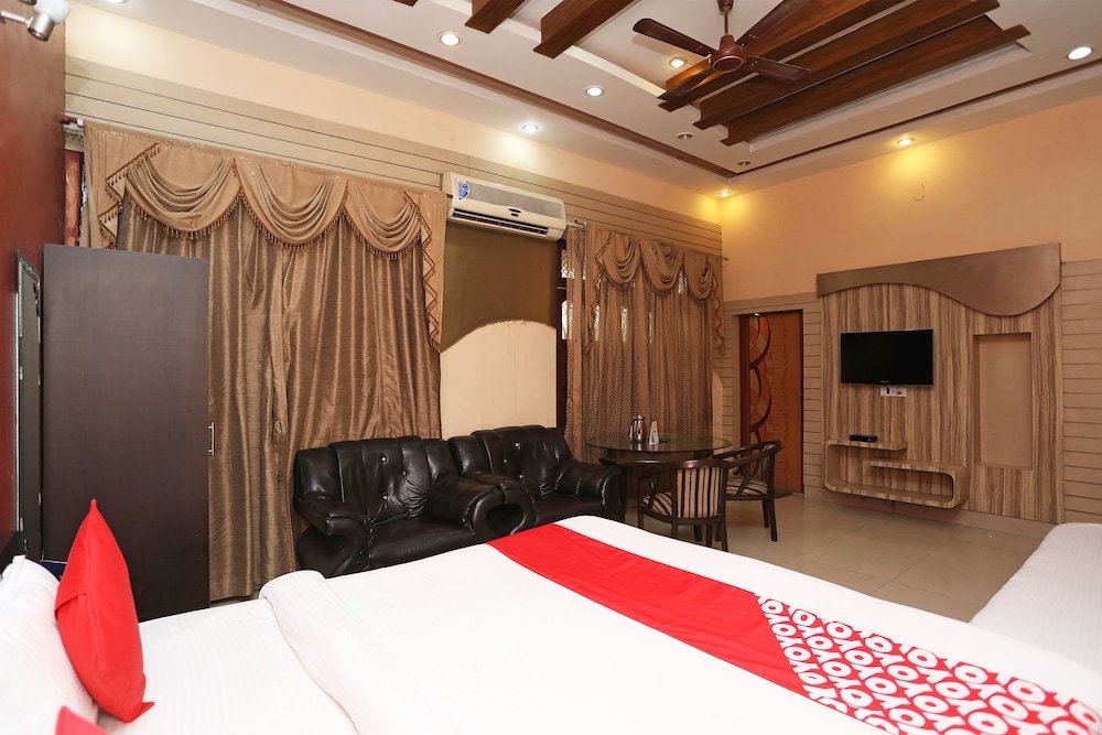 Фото Oyo 1379 Hotel Hkj International