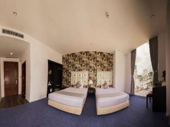 Фото Golden Crown Hotel